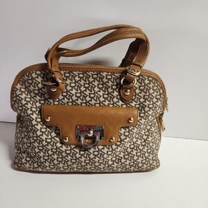 DKNY French Grain LeatherT&G Women Shoulder Bag